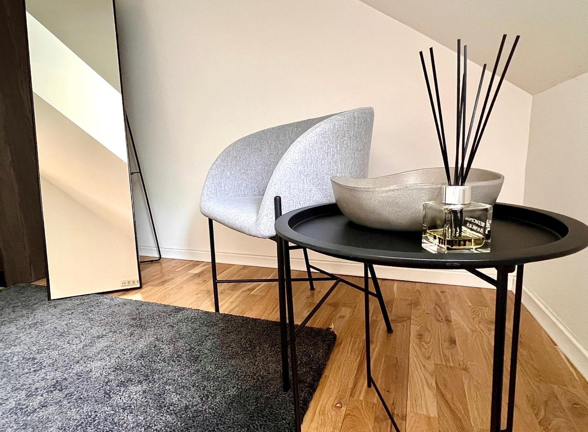 & - Town Hall Appartement
